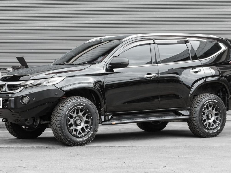 PIAK Black Side Steps for Mitsubishi Pajero Sport 2016 Onwards | Side Rail Compatible