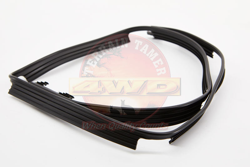 SPACER FRONT GAURD R/H