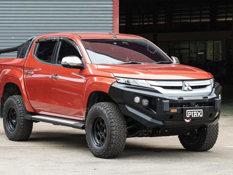 PIAK RoadRunner Silver Side Steps for Mitsubishi Triton MR 2018-2023 | 4x4 Steel Side Steps