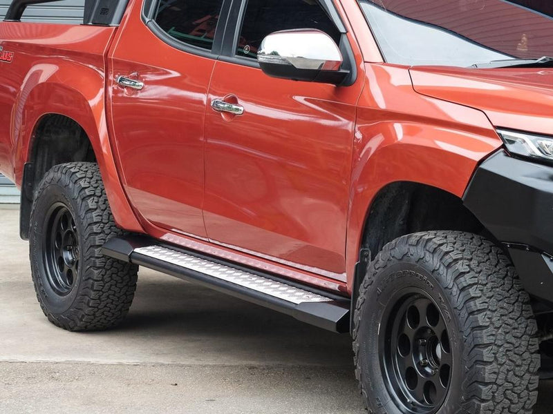 PIAK RoadRunner Silver Side Steps for Mitsubishi Triton MR 2018-2023 | 4x4 Steel Side Steps