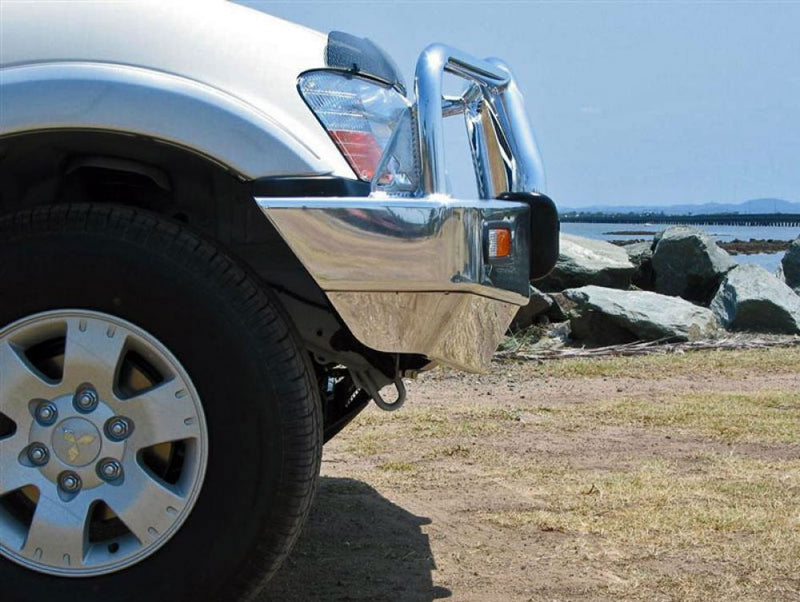 MITSUBISHI PAJERO NP Bullbar (11/02 to 10/06)