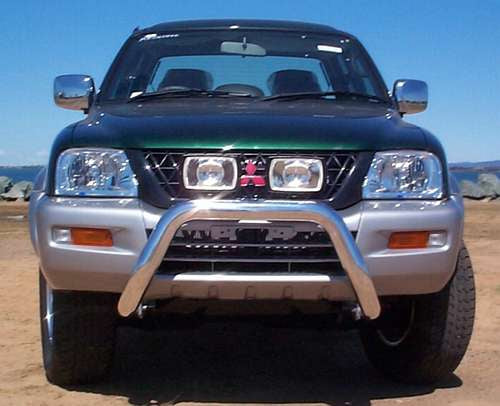 MITSUBISHI TRITON MK Nudge Bar (07/01 to 06/06)