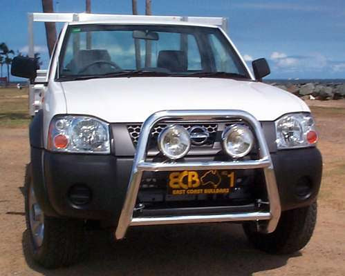NISSAN NAVARA D22 Series 2 Nudge Bar (10/09 to 12/14)