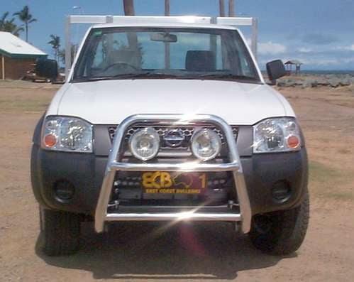 NISSAN NAVARA D22 Series 2 Nudge Bar (10/09 to 12/14)