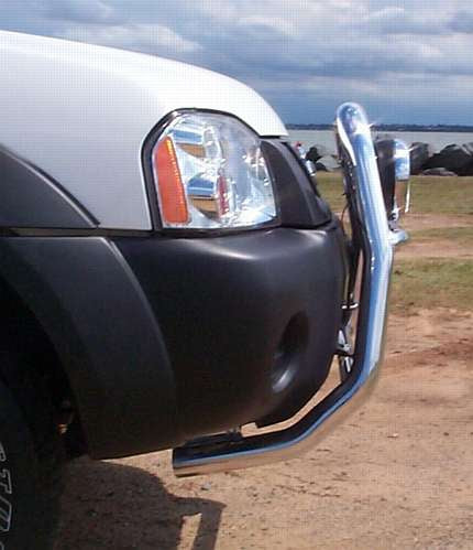 NISSAN NAVARA D22 Series 2 Nudge Bar (10/09 to 12/14)