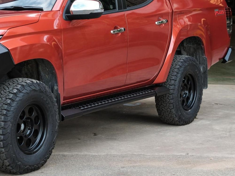PIAK RoadRunner Black Side Steps for Mitsubishi Triton MR 2018-2023 | Heavy Duty 4x4 Steel Steps