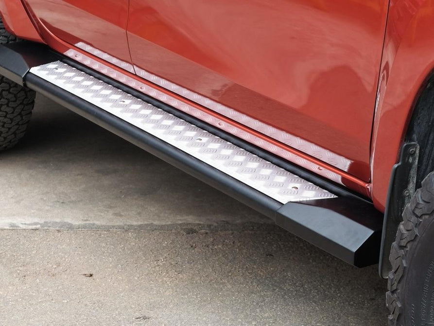 PIAK RoadRunner Silver Side Steps for Mitsubishi Triton MR 2018-2023 | 4x4 Steel Side Steps