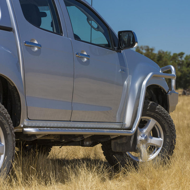 ARB Deluxe Side Steps and Rails with Aluminium Tread Suitable For Isuzu D-MAX – B03358