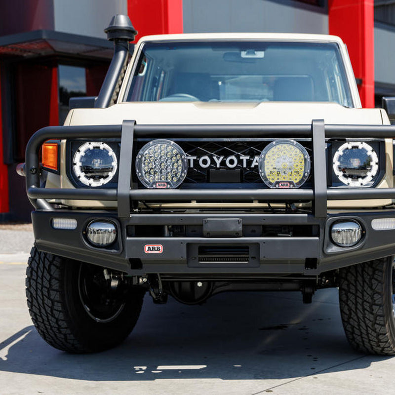 ARB Deluxe Bull Bar Matte Black Suitable For LandCruiser 70 Series Suitable For Flares – 3412690
