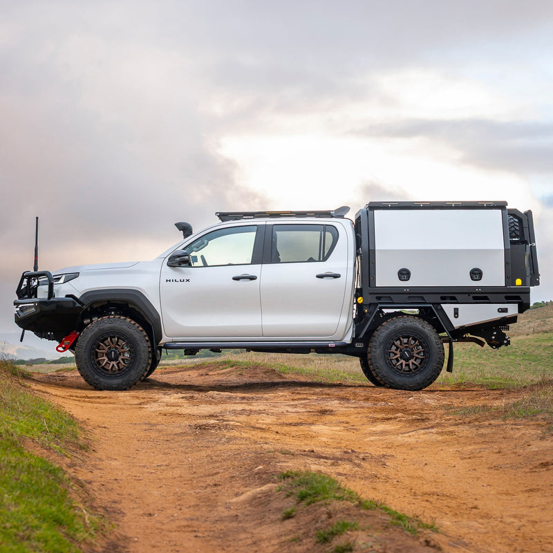 ARB Summit Side Step and Return with Aluminium Tread Suitable For Toyota Hilux – B03566