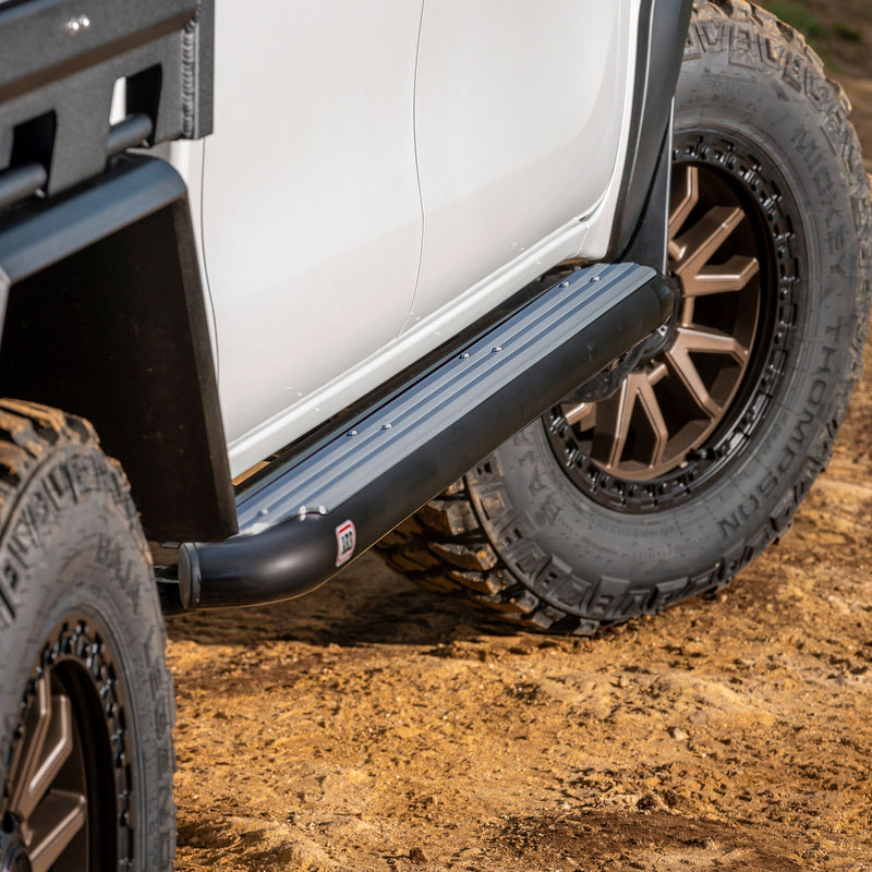 ARB Summit Side Step and Return with Aluminium Tread Suitable For Toyota Hilux – B03566