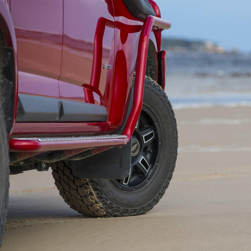 ARB Deluxe Side Steps and Rails with Aluminium Tread Suitable For Isuzu D-MAX – B03358