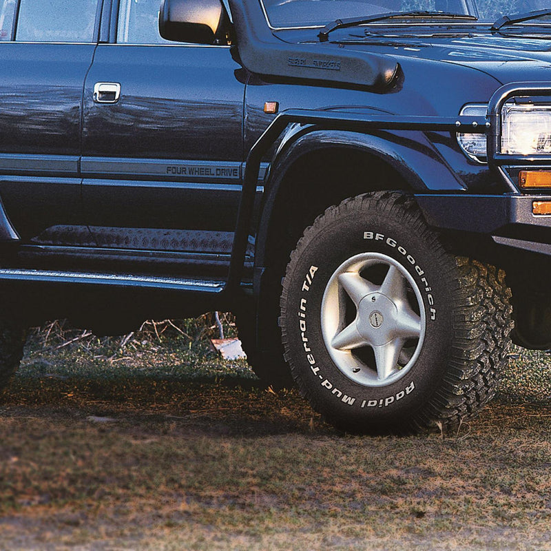 ARB Deluxe Side Steps and Rails with Aluminium Tread Suitable For 80 Series – B03395
