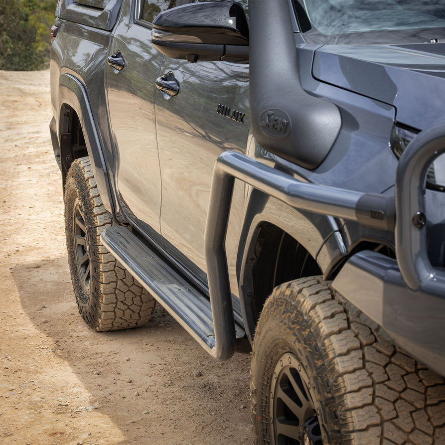 ARB Summit Front Rail and Step with Black Tread Suitable For Toyota Hilux – B03565