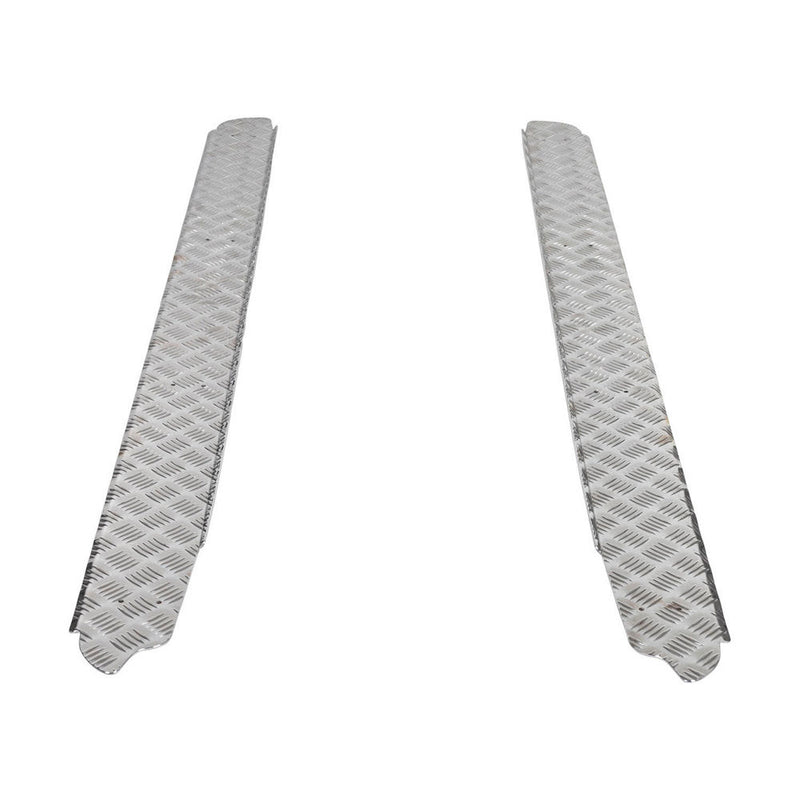 ARB Deluxe Steps and Rails with Aluminium Tread Plate Suitable For Toyota Hilux – B03341