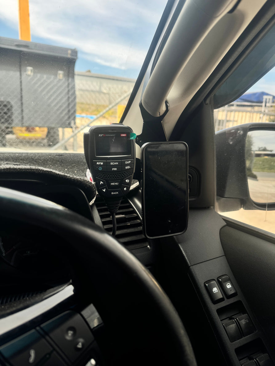 GMF4x4 Isuzu DMAX & MUX (2012-2020 )Phone & UHF Holder 4025-PH-D