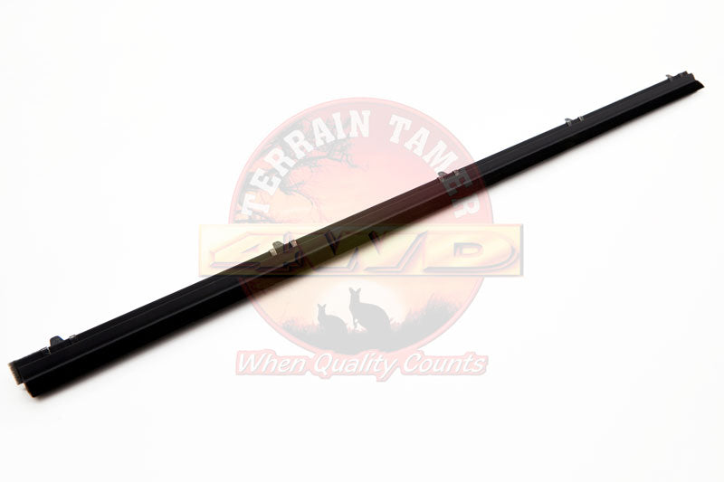 WEATHERSTRIP FRONT DOOR GLASS INNER R/H SUITABLE FOR 1/4 WINDOW