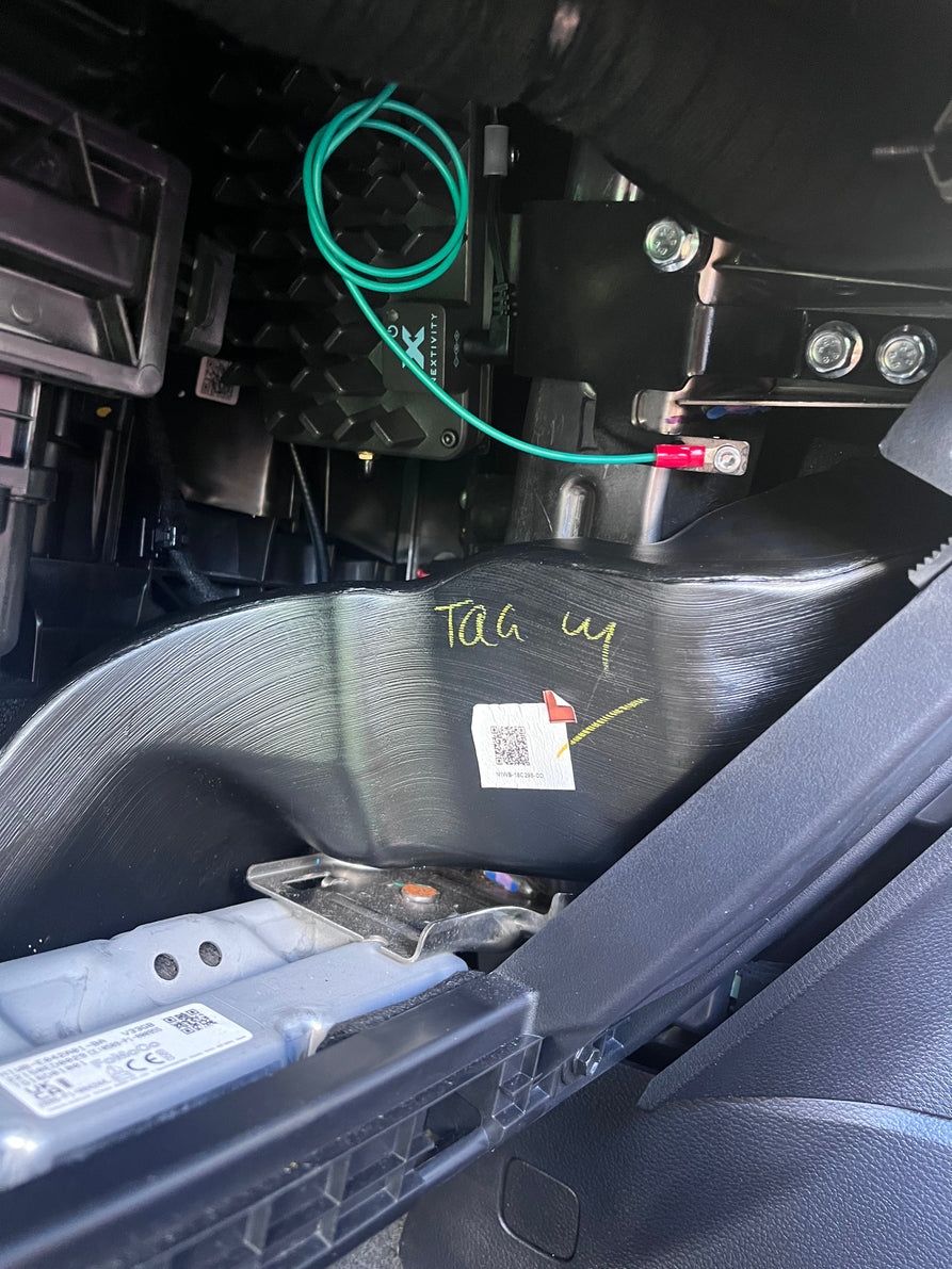 GMF4x4 Ford Ranger RA/EVEREST/RAPTOR 2022+ Celfi Mount inside glovebox 183-RFI