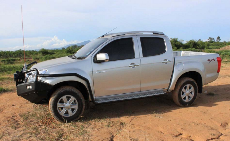 PIAK 4x4 Side Rails for Isuzu D Max 2012-On Heavy Duty Off Road Protection