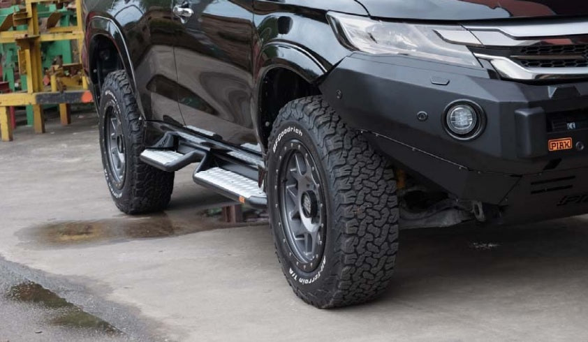 PIAK Roader Black Side Steps for Mitsubishi Pajero Sport 2016 Onwards | 4WD Steel Steps