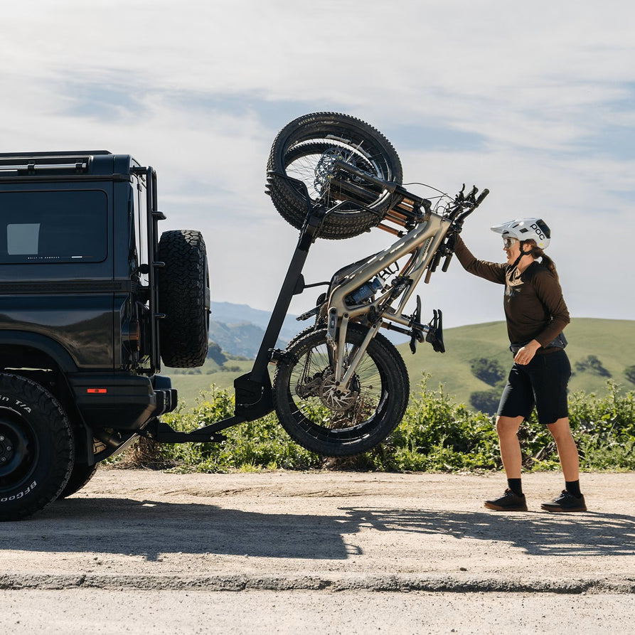 Thule ReVert Vertical Hitch Bike Rack – 4 or 6 Bike