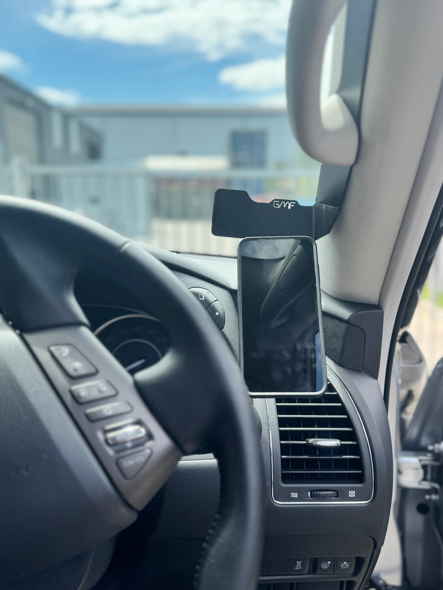 GMF4x4 Nissan Patrol Y62 Series 5 2020-2025 Phone Holder & UHF 4001-PH-D