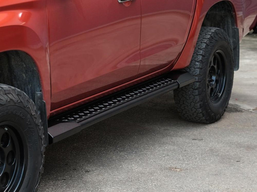 PIAK RoadRunner Black Side Steps for Mitsubishi Triton MR 2018-2023 | Heavy Duty 4x4 Steel Steps