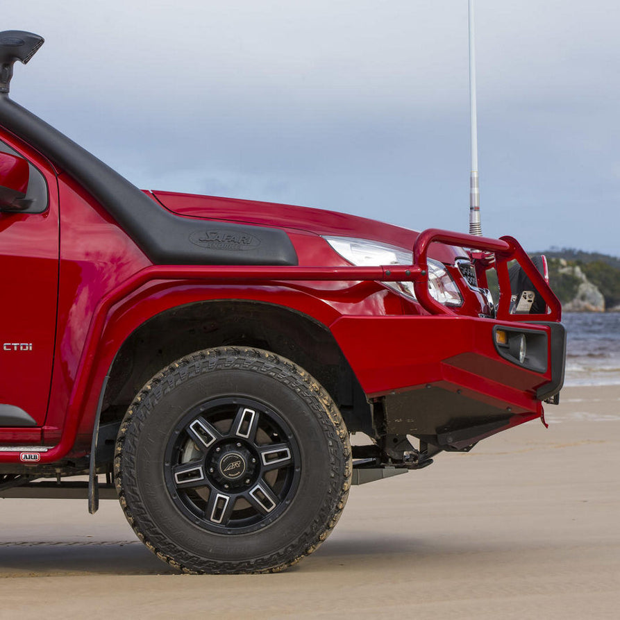 ARB Deluxe Side Steps and Rails with Aluminium Tread Suitable For Holden Colorado – B03357