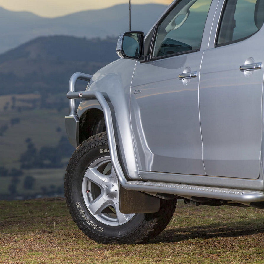 ARB Deluxe Side Steps and Rails with Aluminium Tread Suitable For Holden Colorado – B03357