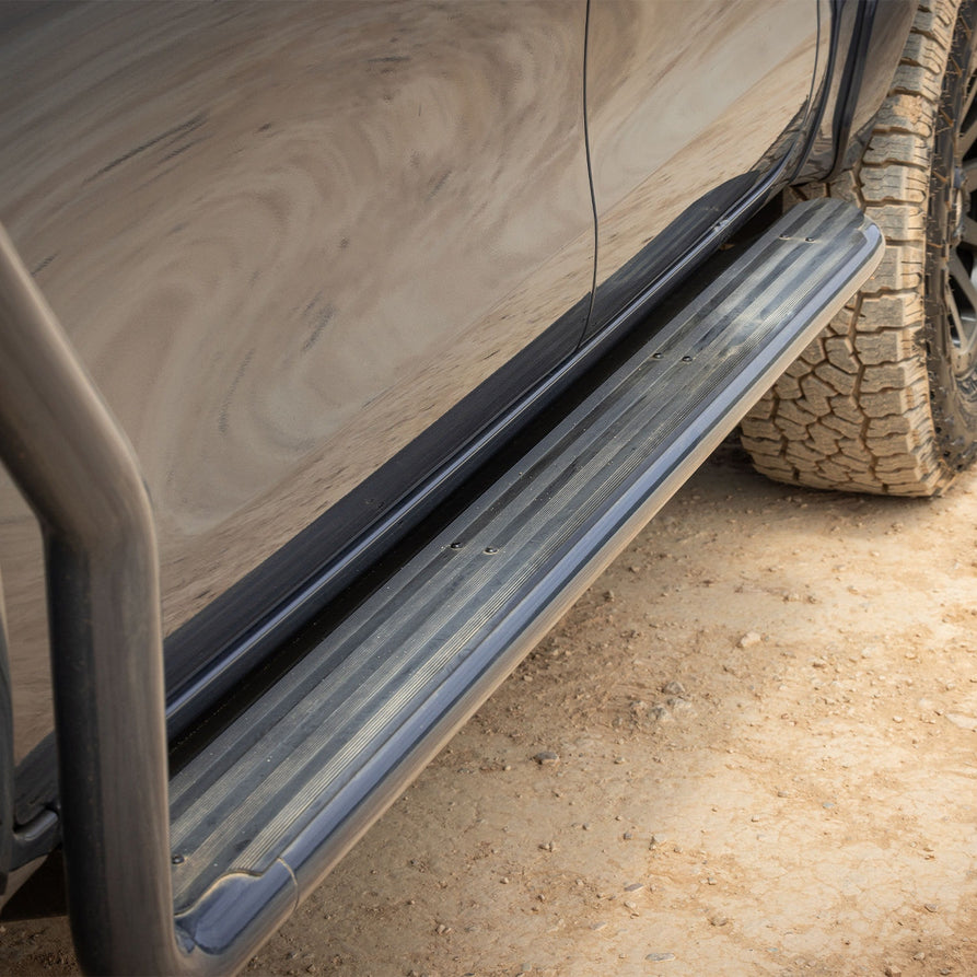 ARB Summit Front Rail and Step with Black Tread Suitable For Toyota Hilux – B03565
