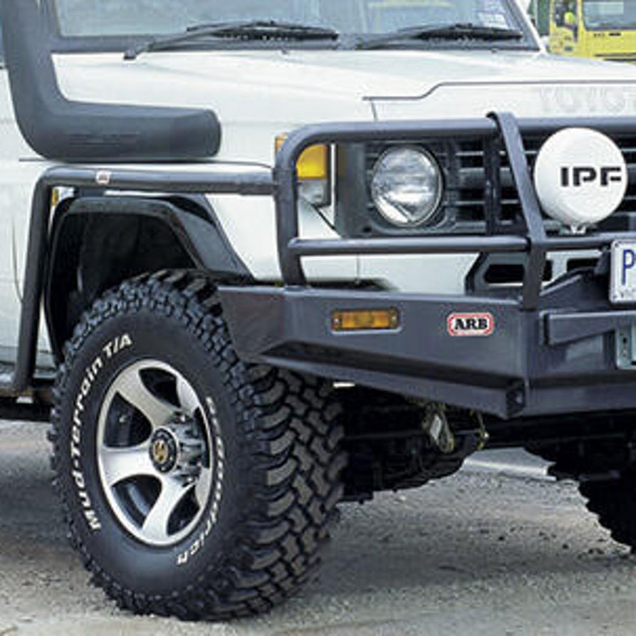 ARB Deluxe Side Steps and Rails with Aluminium Tread Suitable For 70 Series – B03333