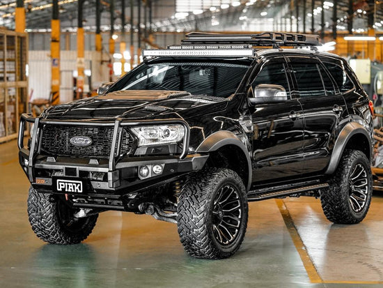 Side view of PIAK Elite Bull Bar installed on Ford Ranger 2015-2018